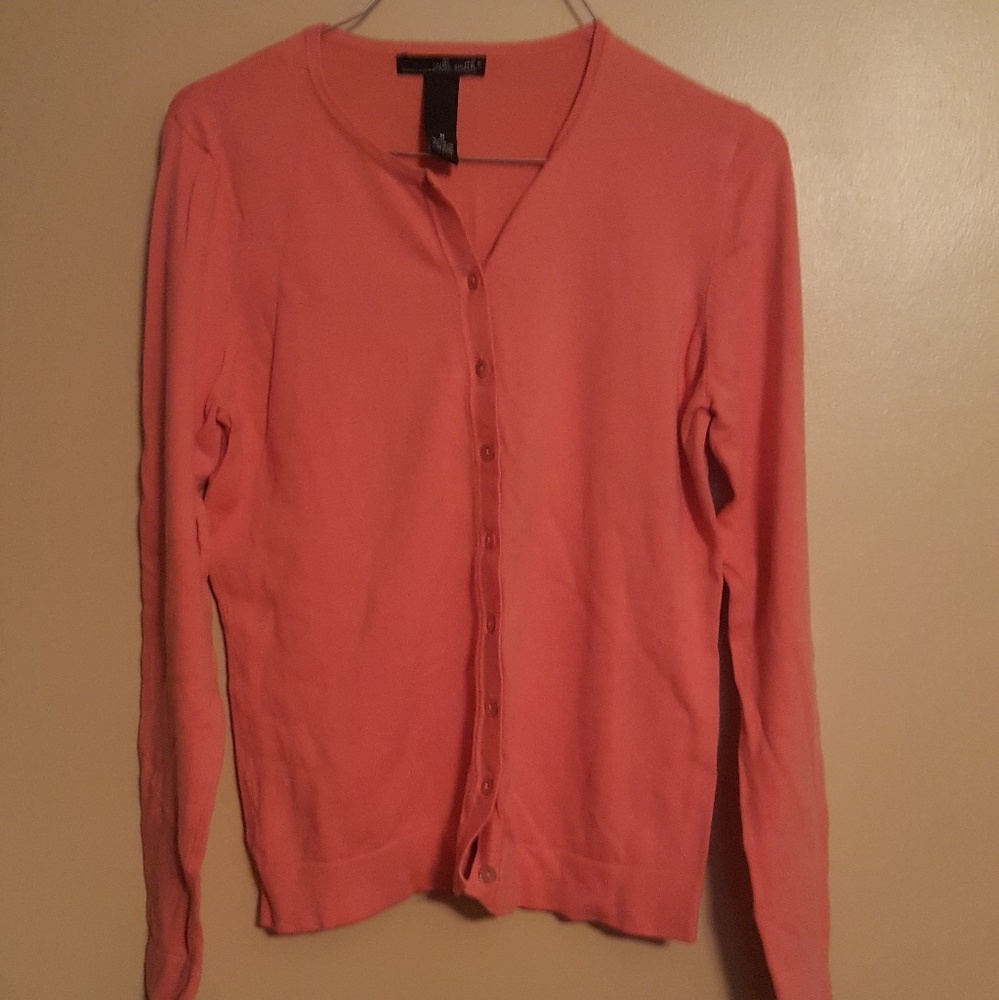 Willi Smith coral button up sweater